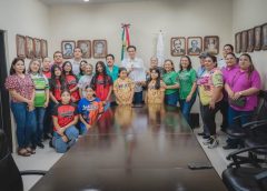 *Entrega Alcalde recurso económico al equipo Súpermáster de la liga femenil la Herradura*