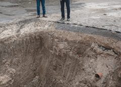 *Supervisa alcalde socavón en la Avenida Lázaro Cárdenas*