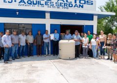 *Entrega alcalde apoyos en el ejido Aquiles Serdán*