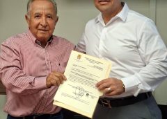 Se entrega nombramiento al Dr. PJuan José Sosa Fernández, como Secretario General de la subseccion 9 del SNTSA.