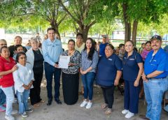 *Entrega alcalde Dr.Alberto Alanis apoyos a comunidades rurales del municipio*