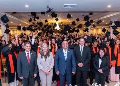 *Acude Presidente Dr. Alberto Alanís Villarreal a ceremonia de graduación de Bachillerato de la UAMVH*